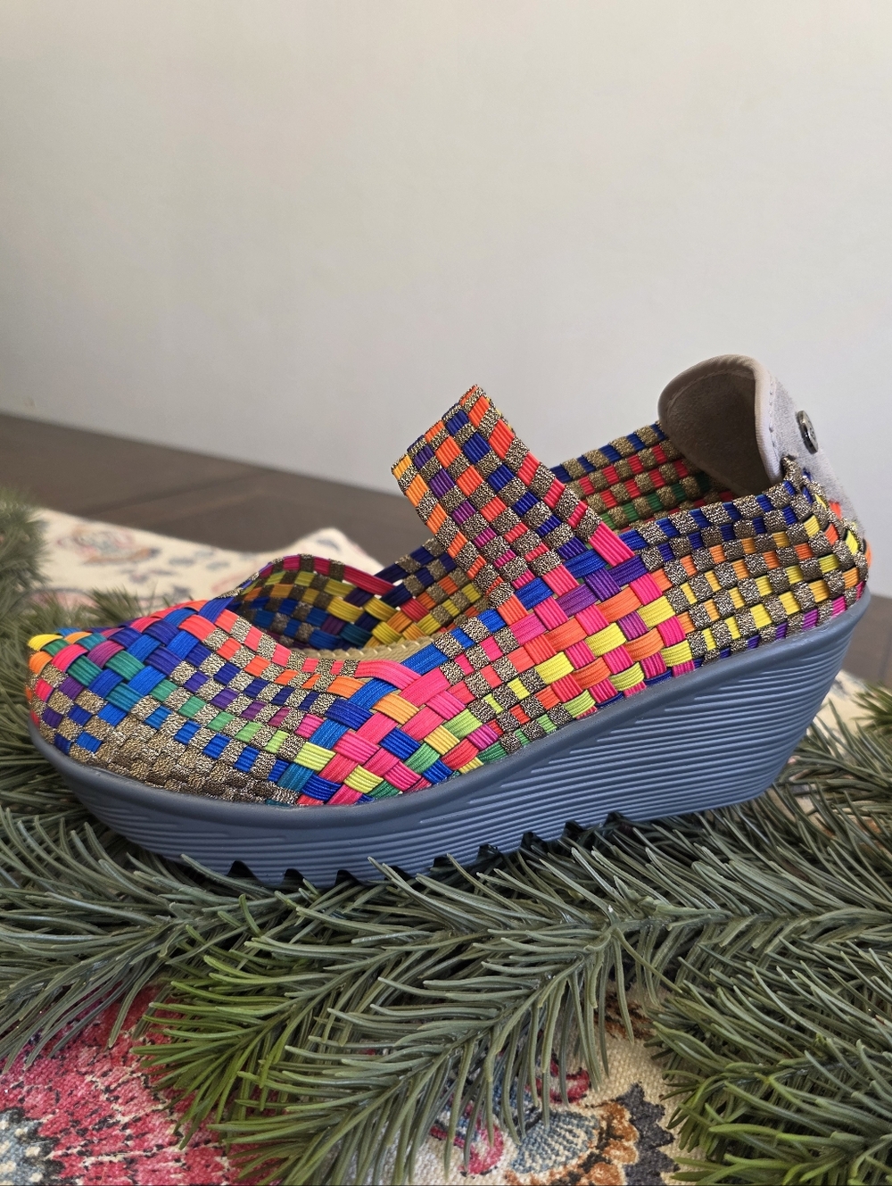 bernie mev. Women's Lulia Wedges in Bronze Multi